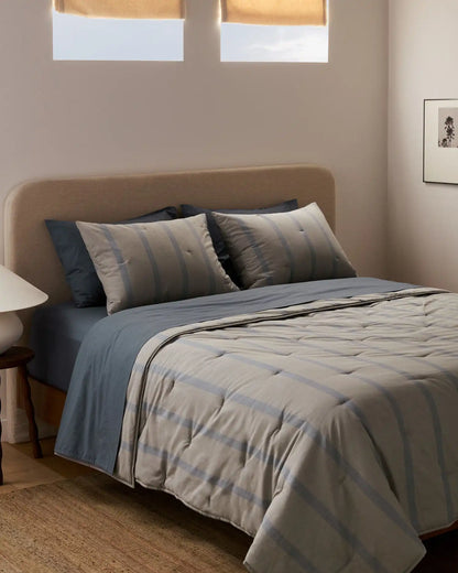 Field Stripe Comforter (Moss Stripe)