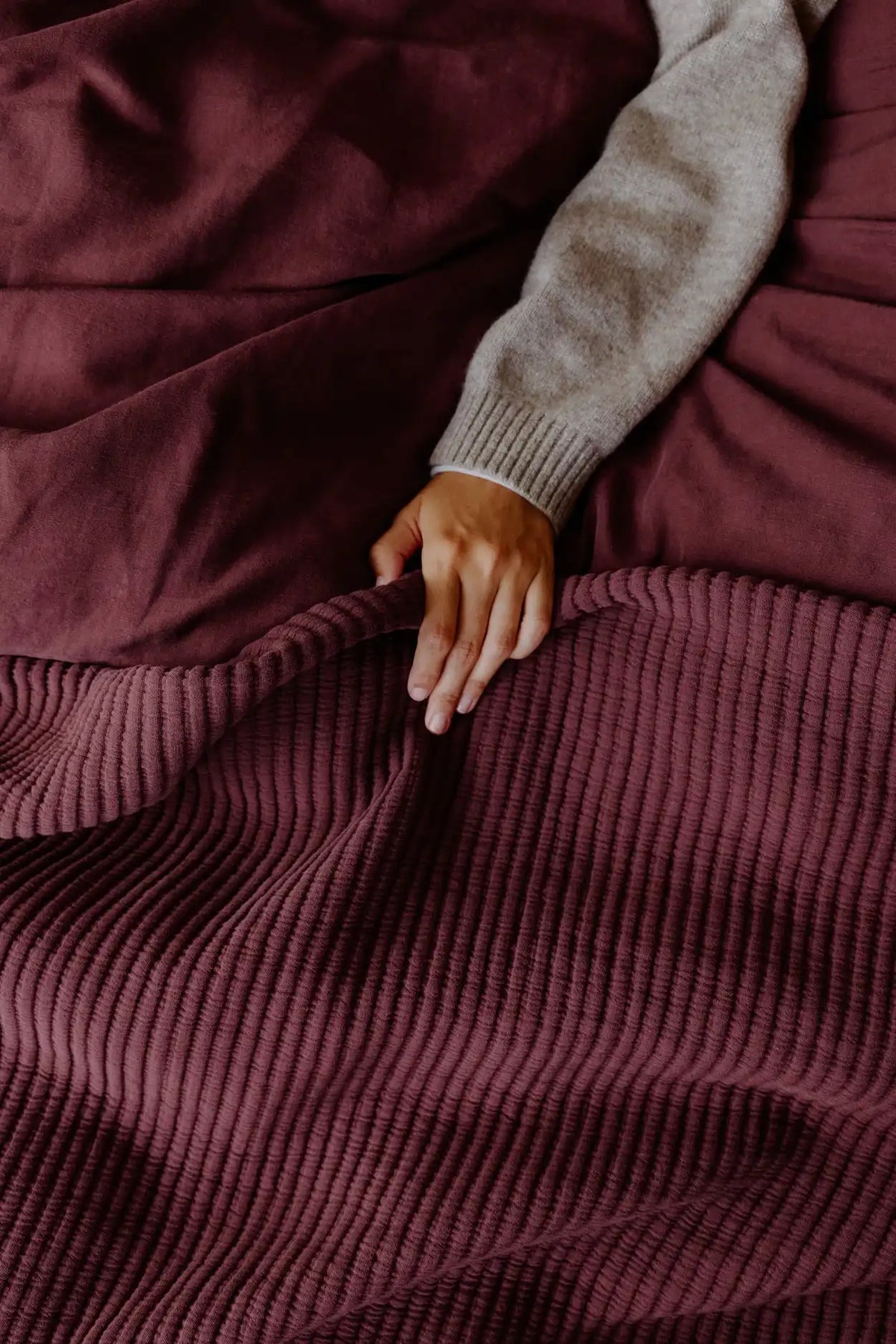 Matelasse Coverlet (Garnet)
