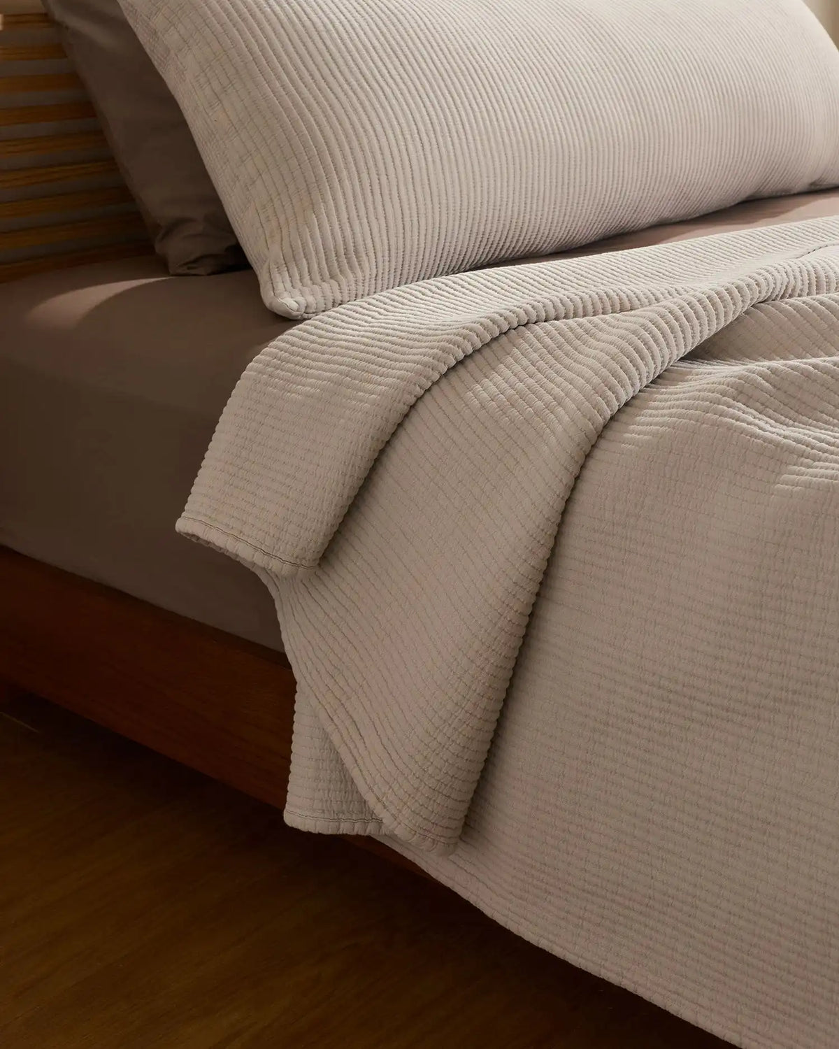 Matelasse Coverlet (Bone)