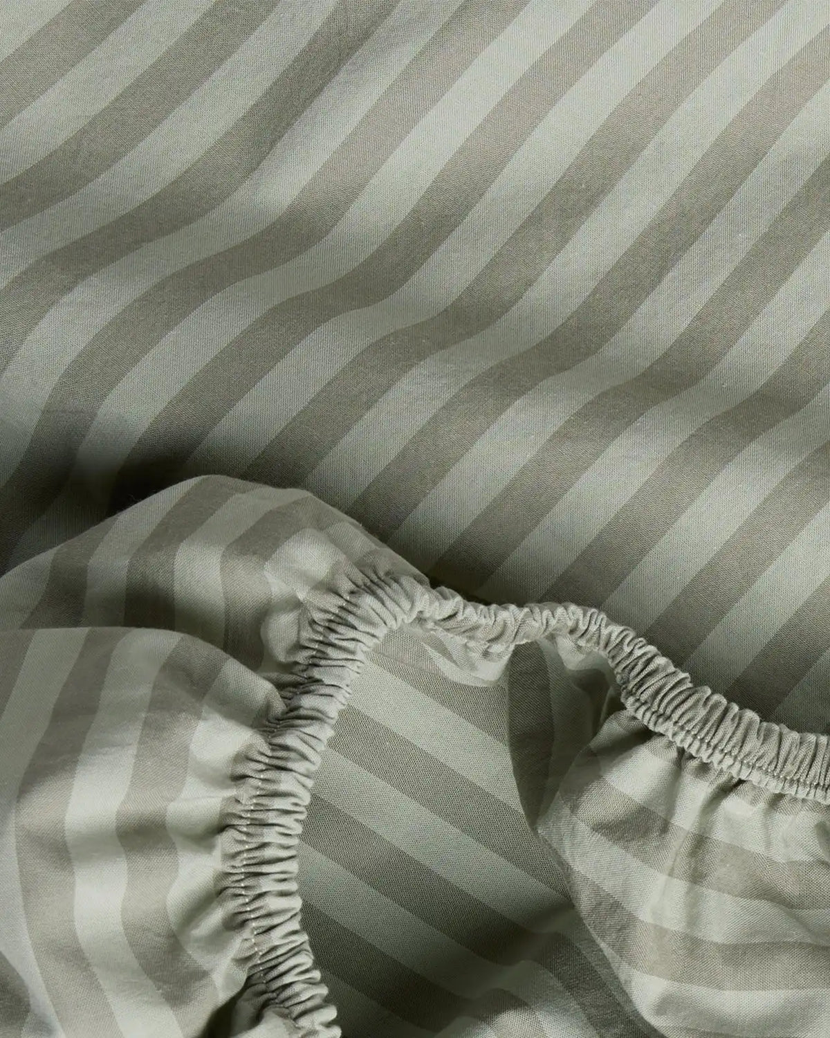 Percale Fitted Sheet (Moss Stripe)