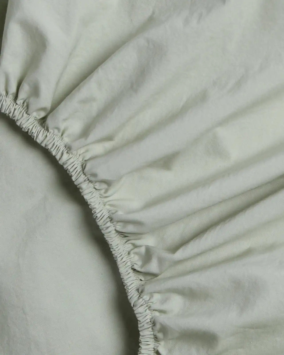 Percale Fitted Sheet - FINAL SALE (Sage)