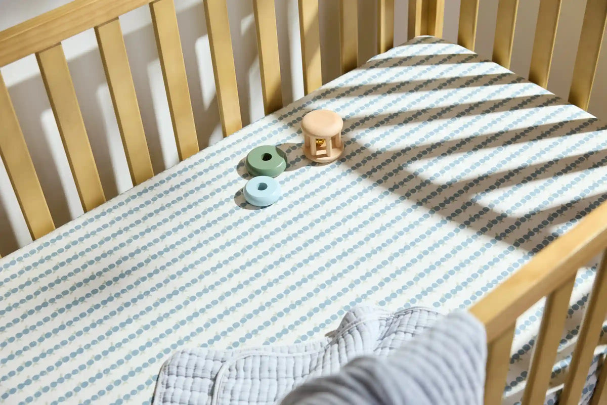 Percale Crib Sheet (Blueberries)