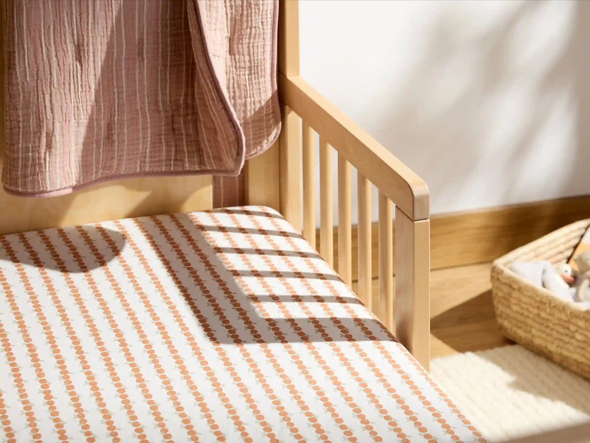 Percale Crib Sheet (Clementines)