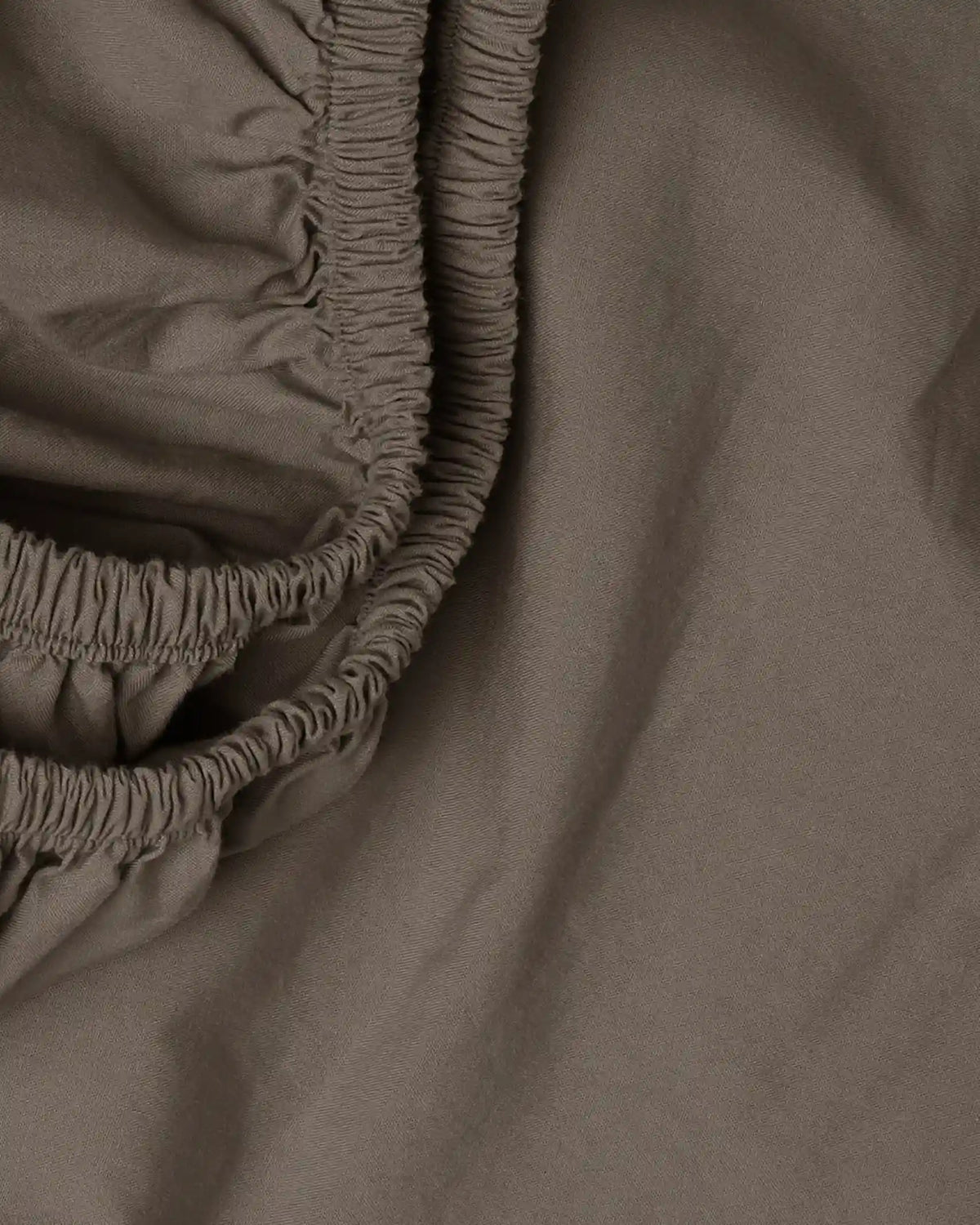 Percale Fitted Sheet (Warm Grey)